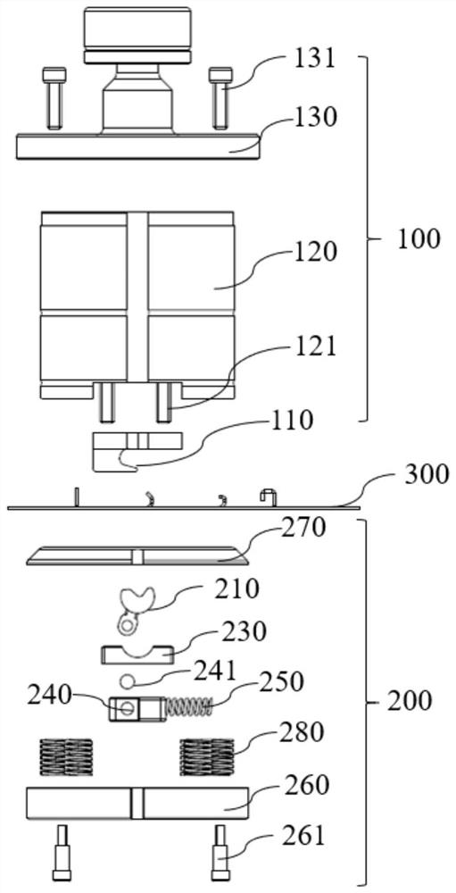 Bending die and bending method thereof