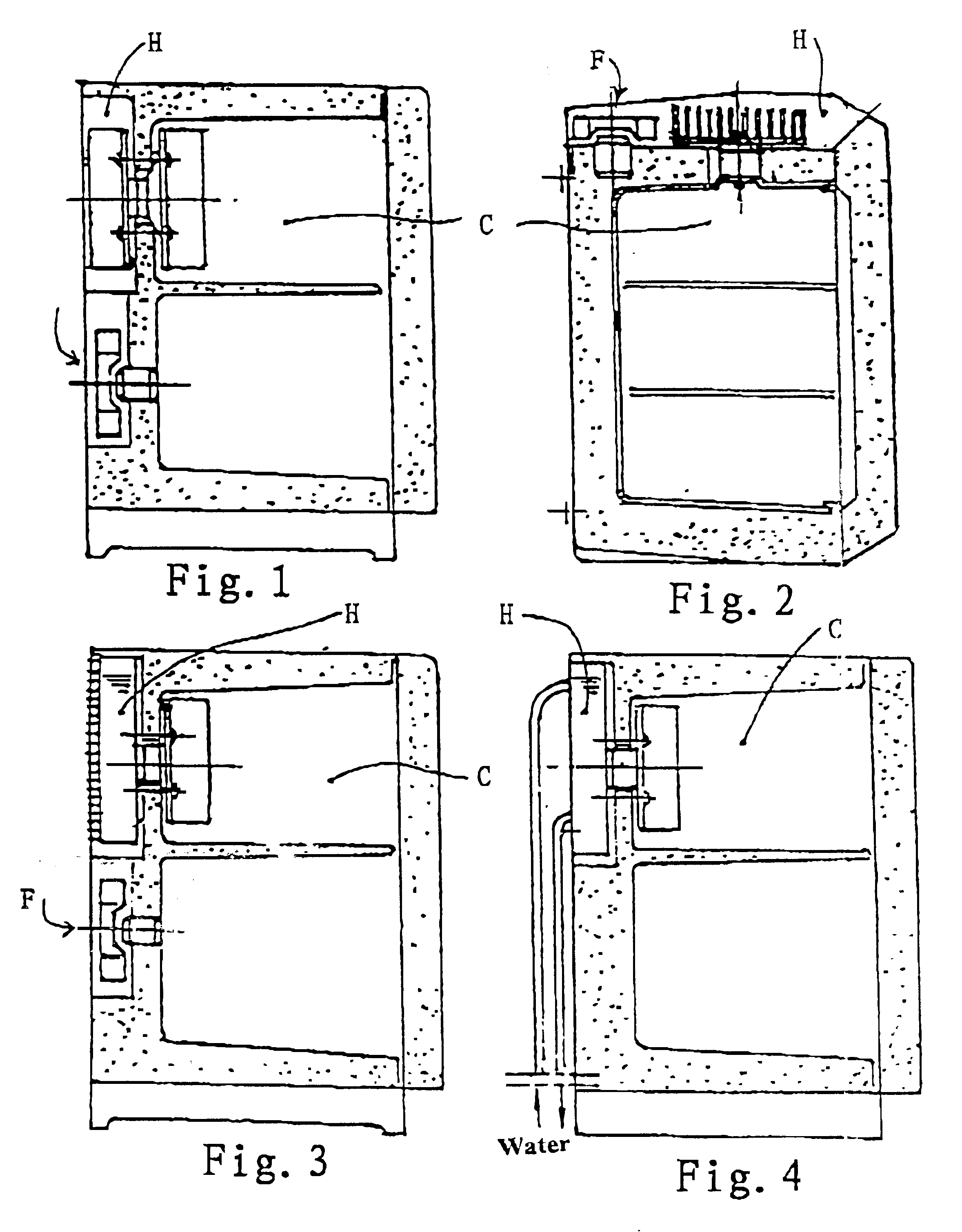 Thermoelectric cooling device using heat pipe for conducting and radiating