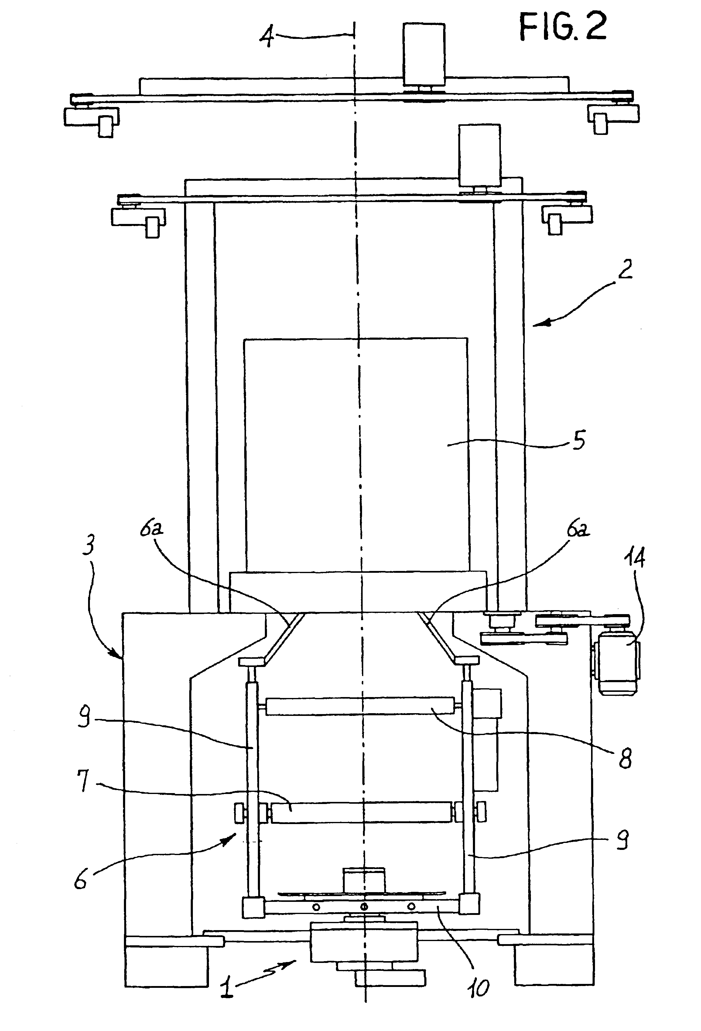 Apparatus and method for controlling the weight of fabric produced by a textile machine, in particular by a circular knitting machine