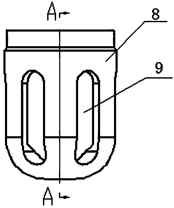 Pulse thickened-oil exploiting device and method for exploiting thickened oil by pulses