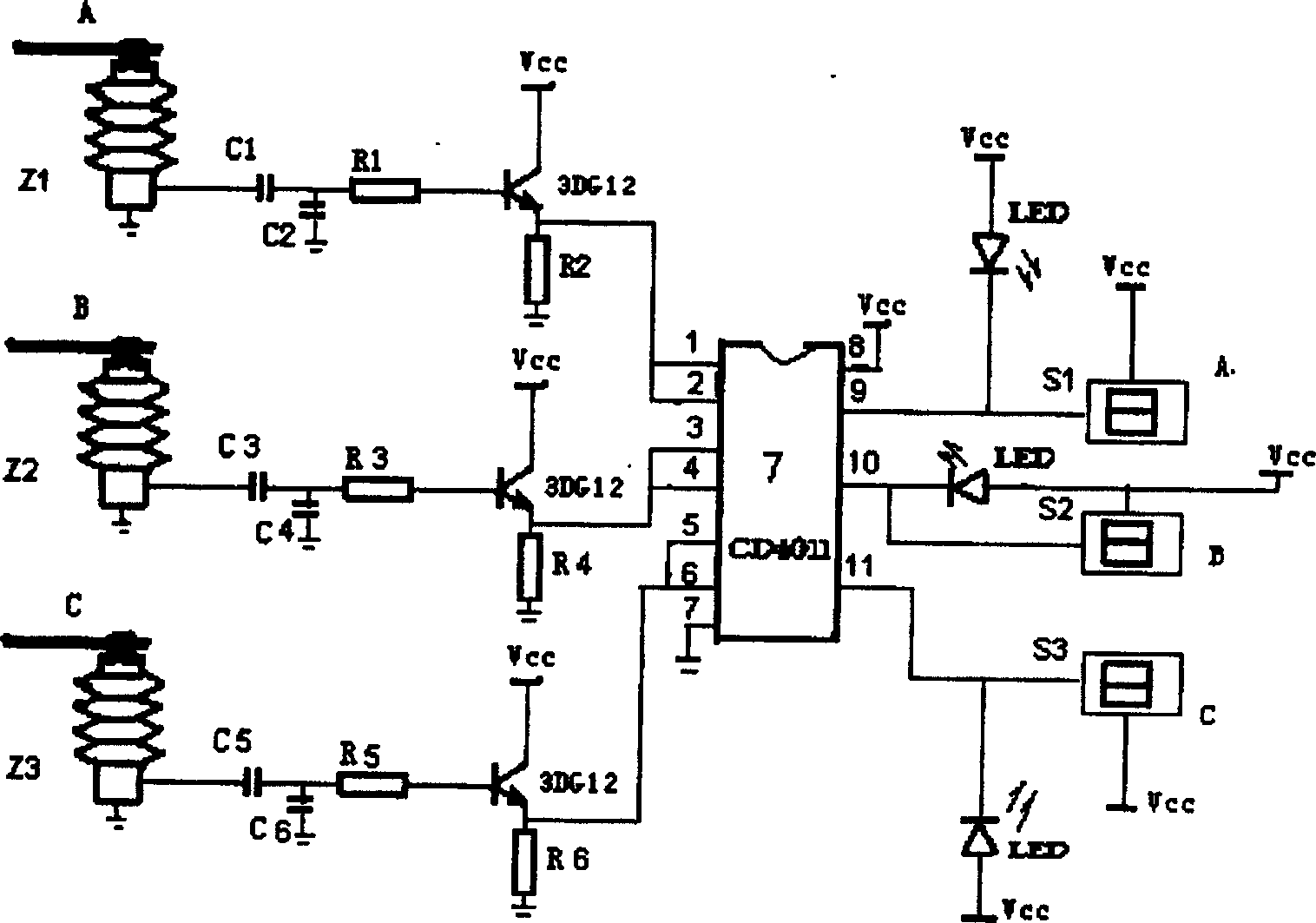 High-voltage charge indicator with electric field effect