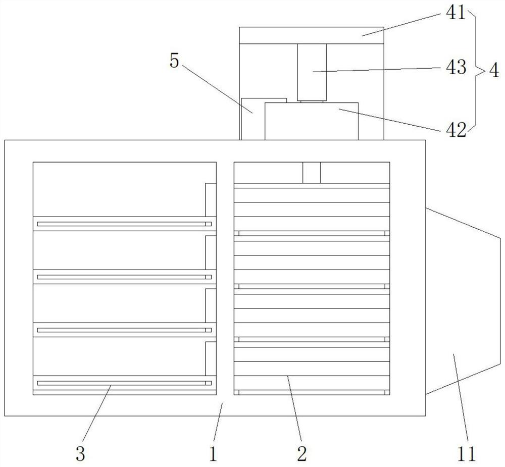 Polyester liner, forming die and forming method thereof