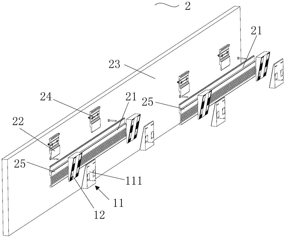 Leveling device, wall surface assembly and installing method