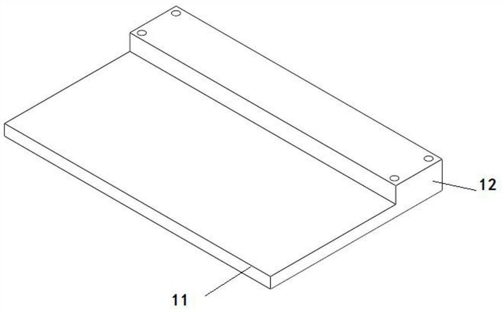 Traction mechanism for glass substrate production