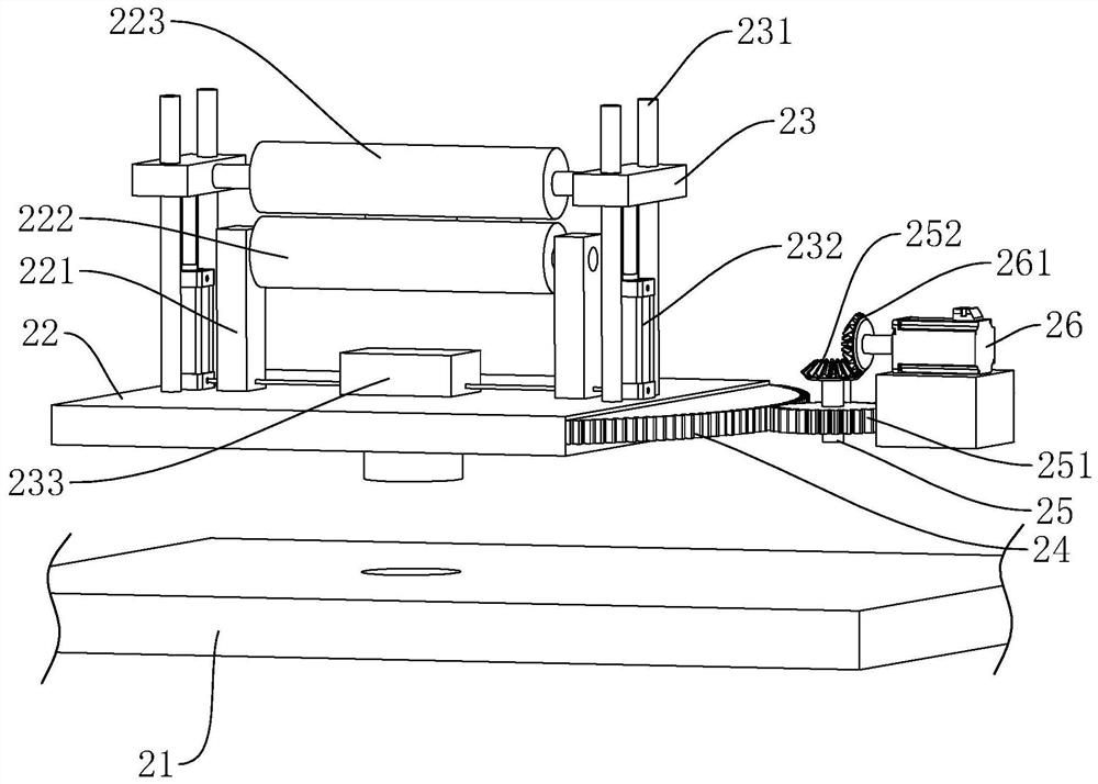 Uncoiling mechanism for multi-layer metal composite rolling