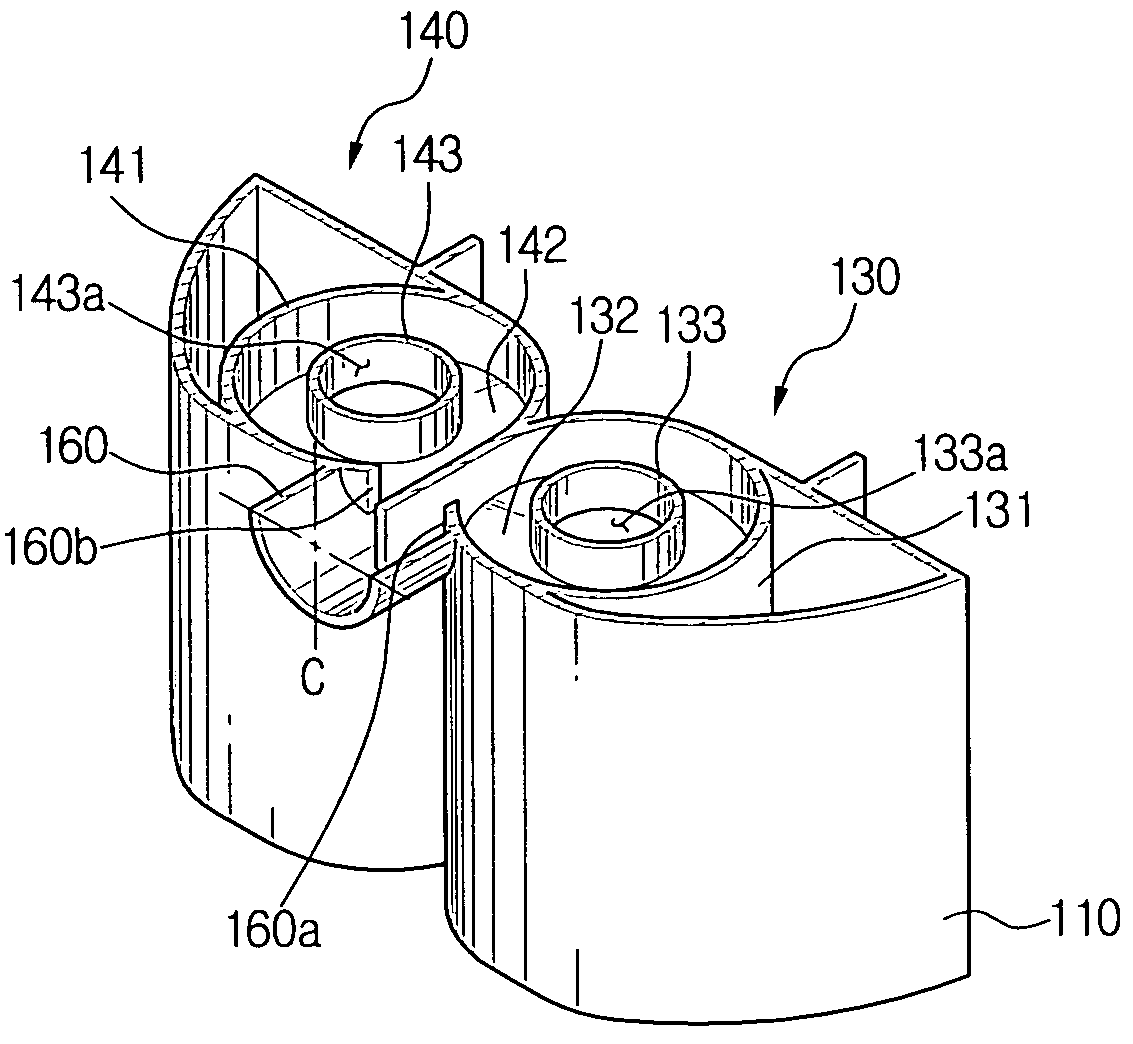 Dust collecting apparatus for a vacuum cleaner
