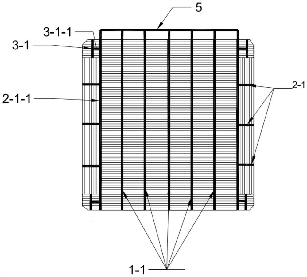 Coplanar equipotential parallel connection type photovoltaic module battery piece