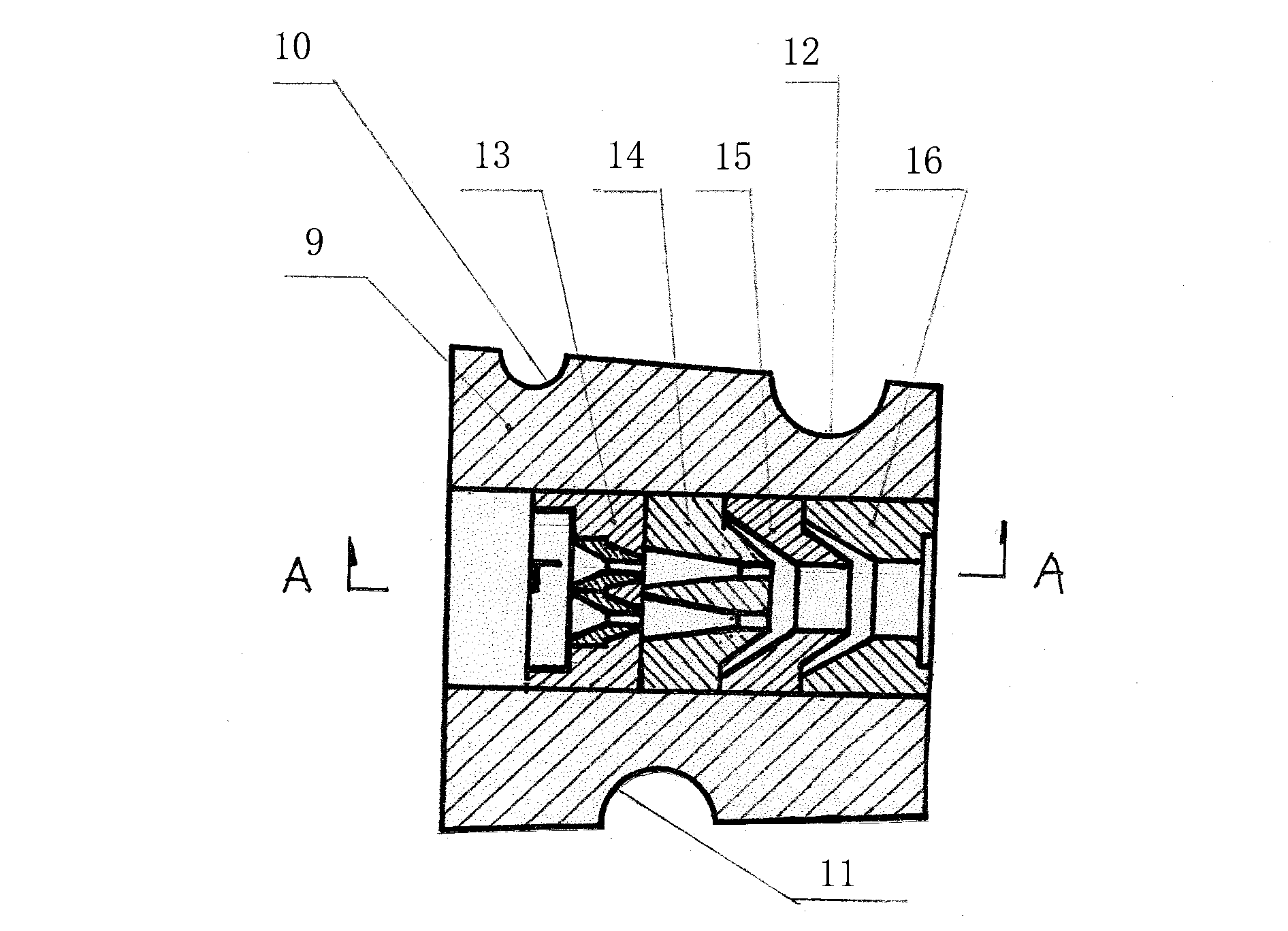 Security type self-temperature-limiting heat tracing band free of scald by boiling water and manufacturing device and manufacturing method thereof
