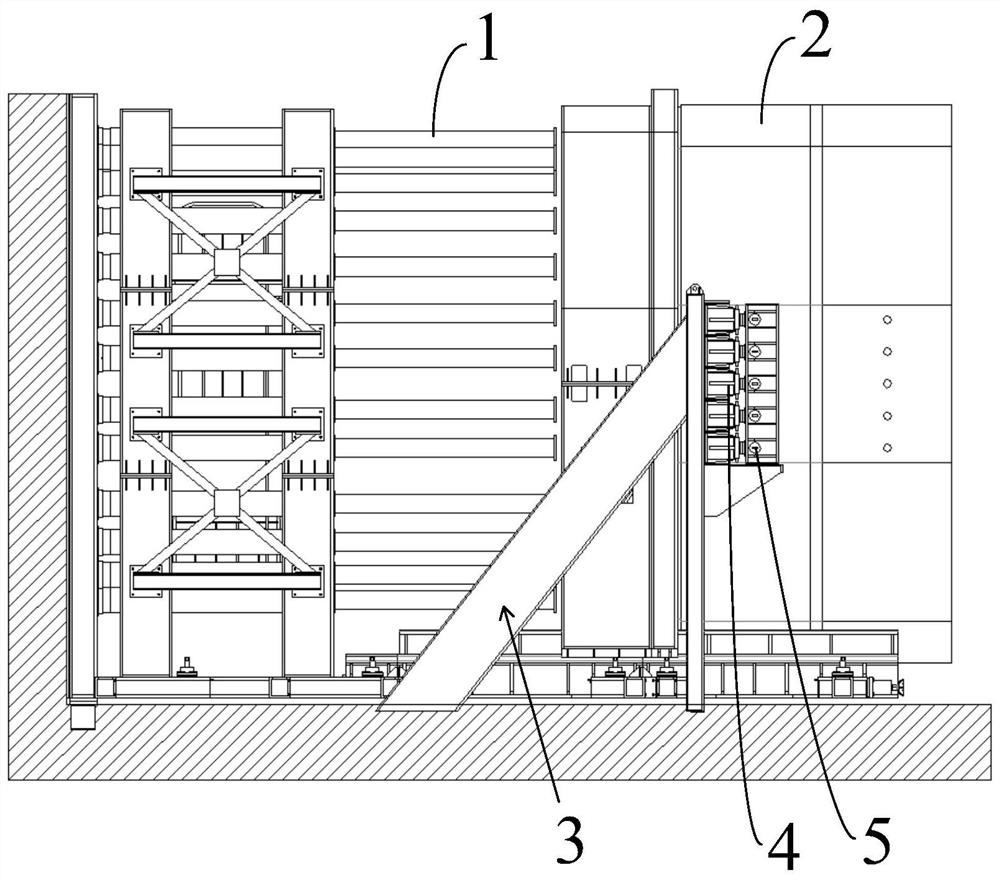 Self-locking retaining device and retaining method for pipe jacking construction