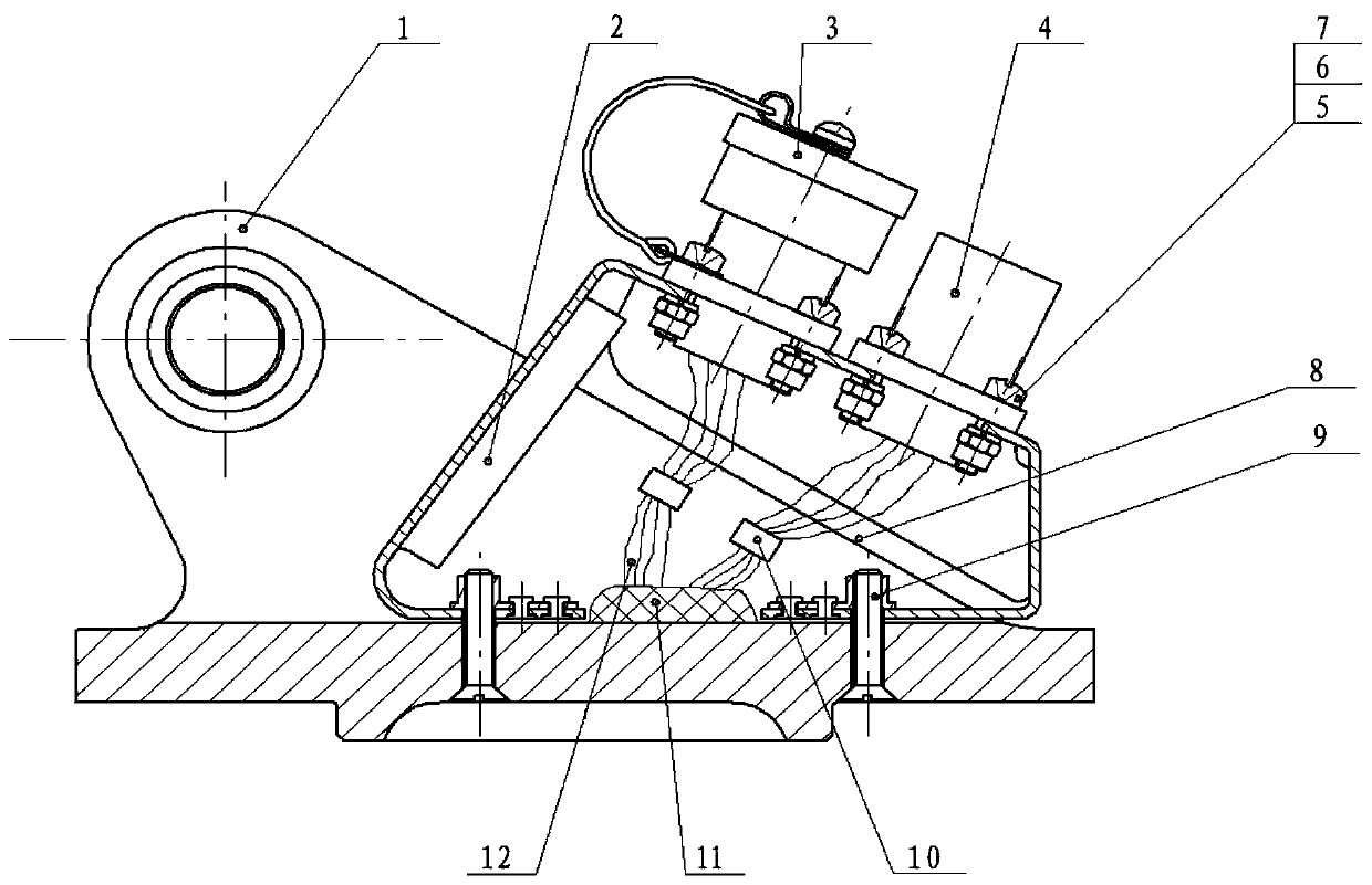 Helicopter main rotor dynamic load measuring device and method