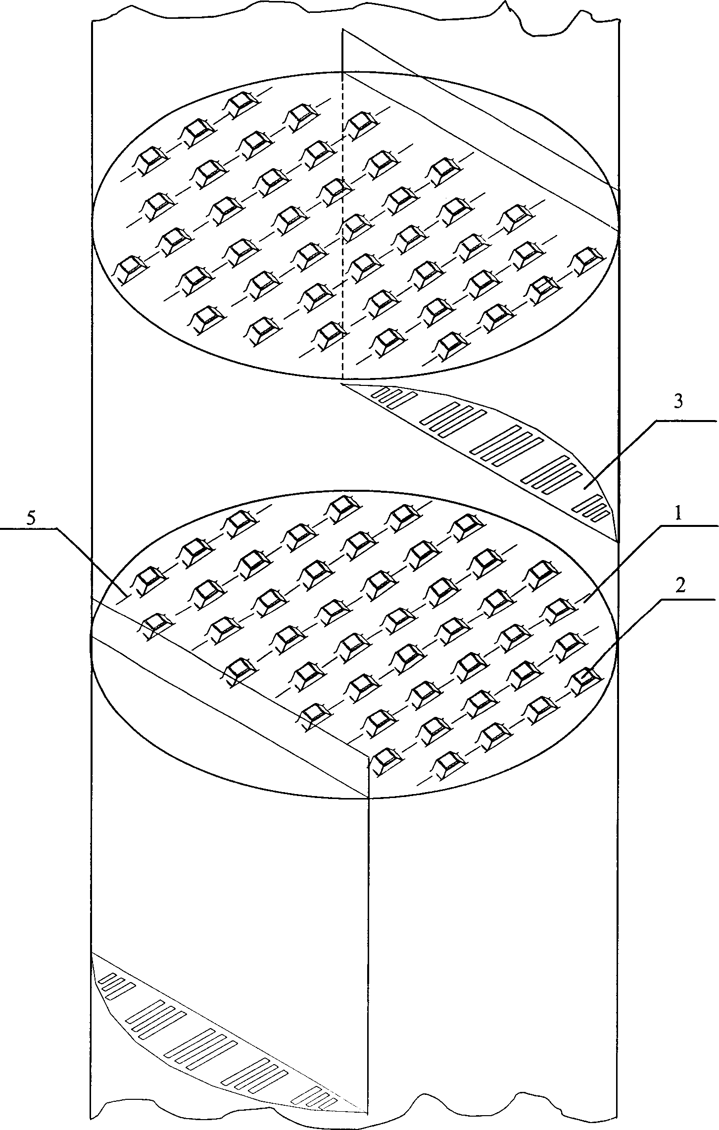Efficient large-flux fixed valve tray