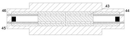 Spraying type heat exchanger device capable of achieving uniform spraying and reducing steam