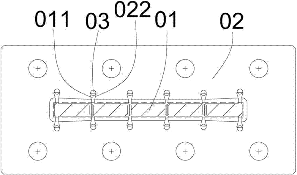 Extruding die with novel mandrel fixing structure