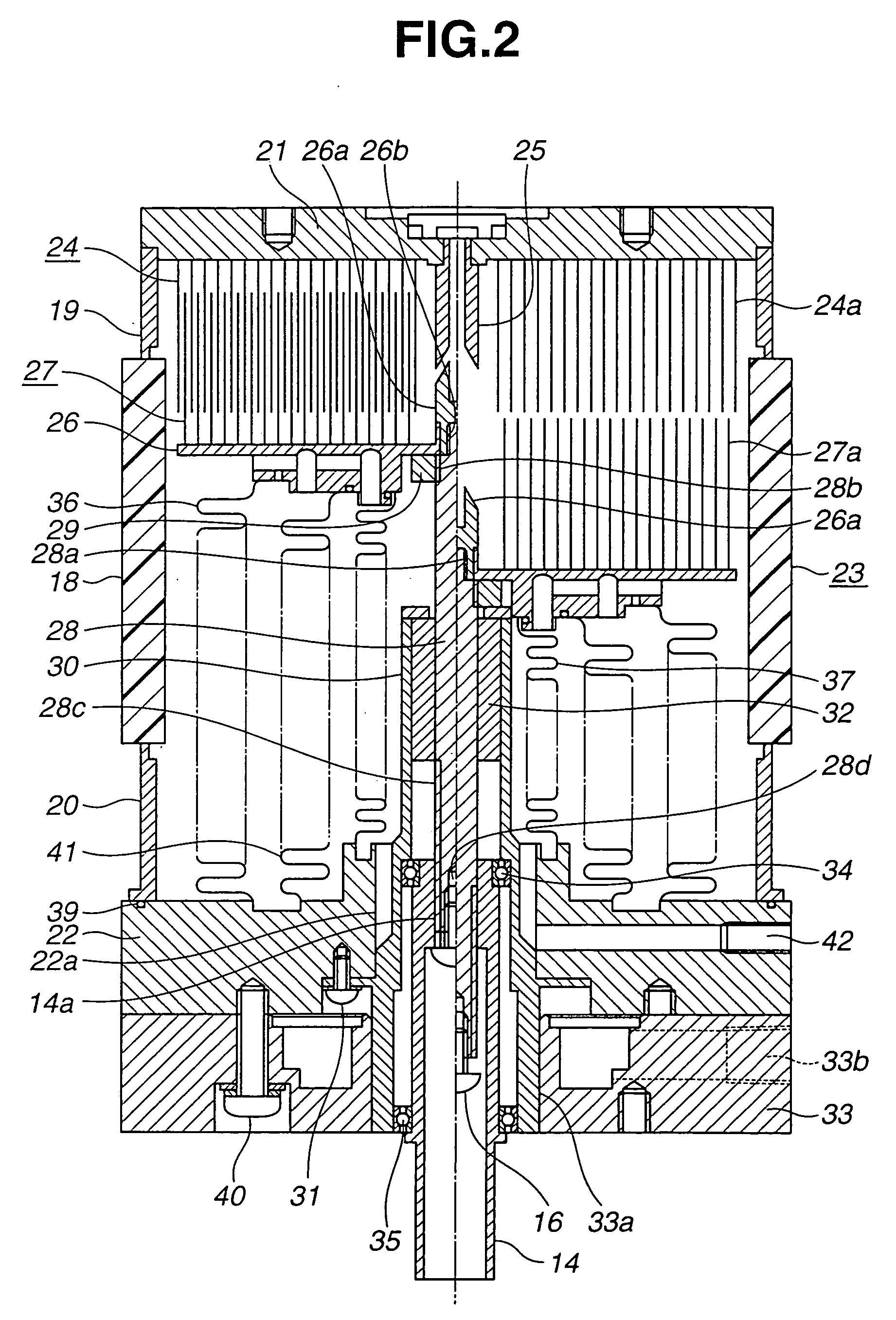 Vacuum variable capacitor with energization and heat shielding bellows