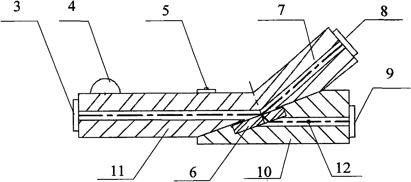 Double Y-shaped cavity double-frequency laser accelerometer