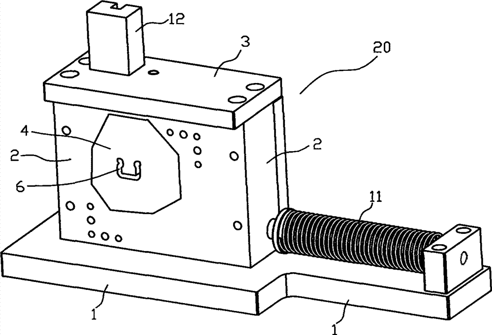 Strip workpiece cutting device and cutting method