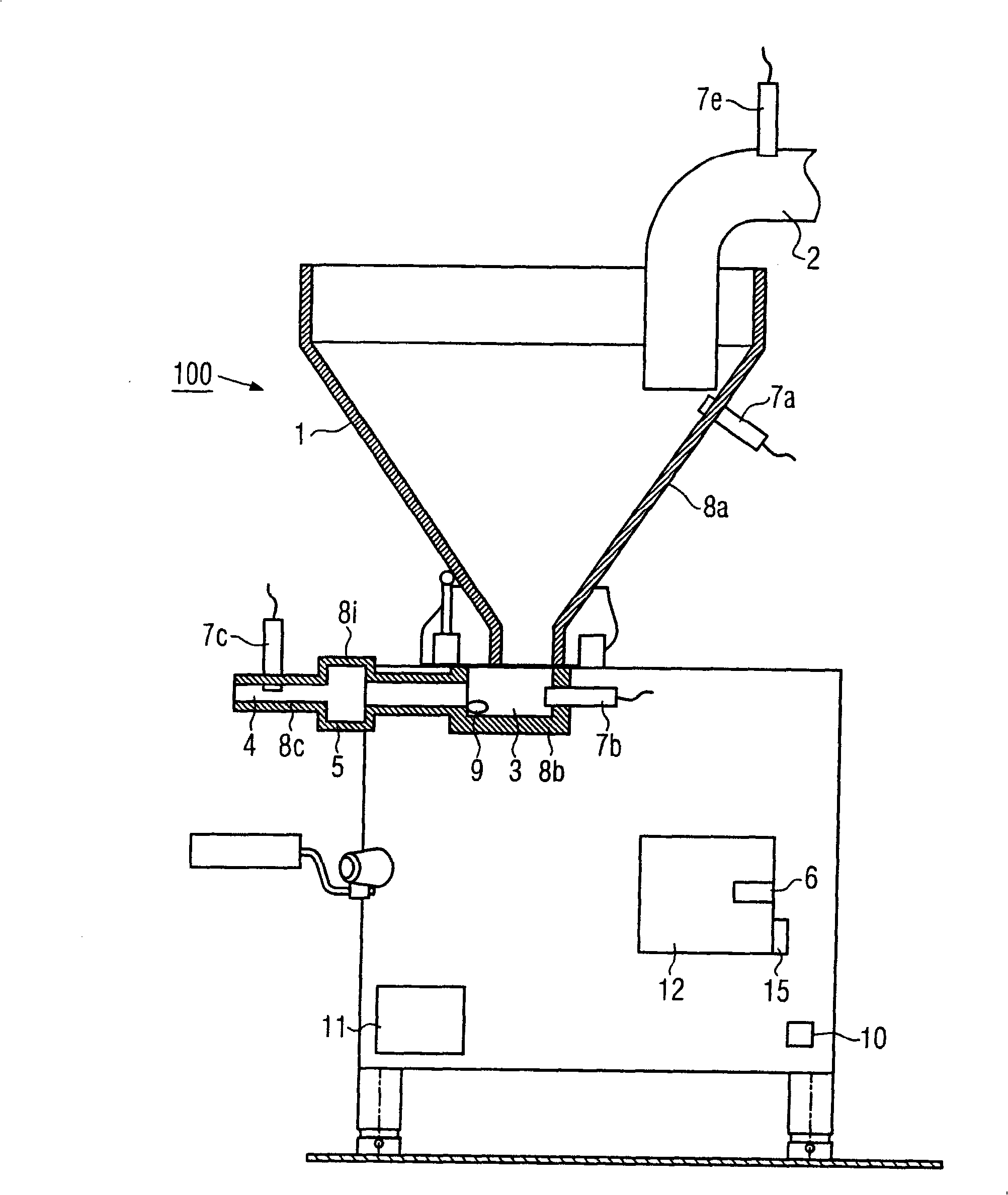 Temperature regulation of the mass flow in a filling machine