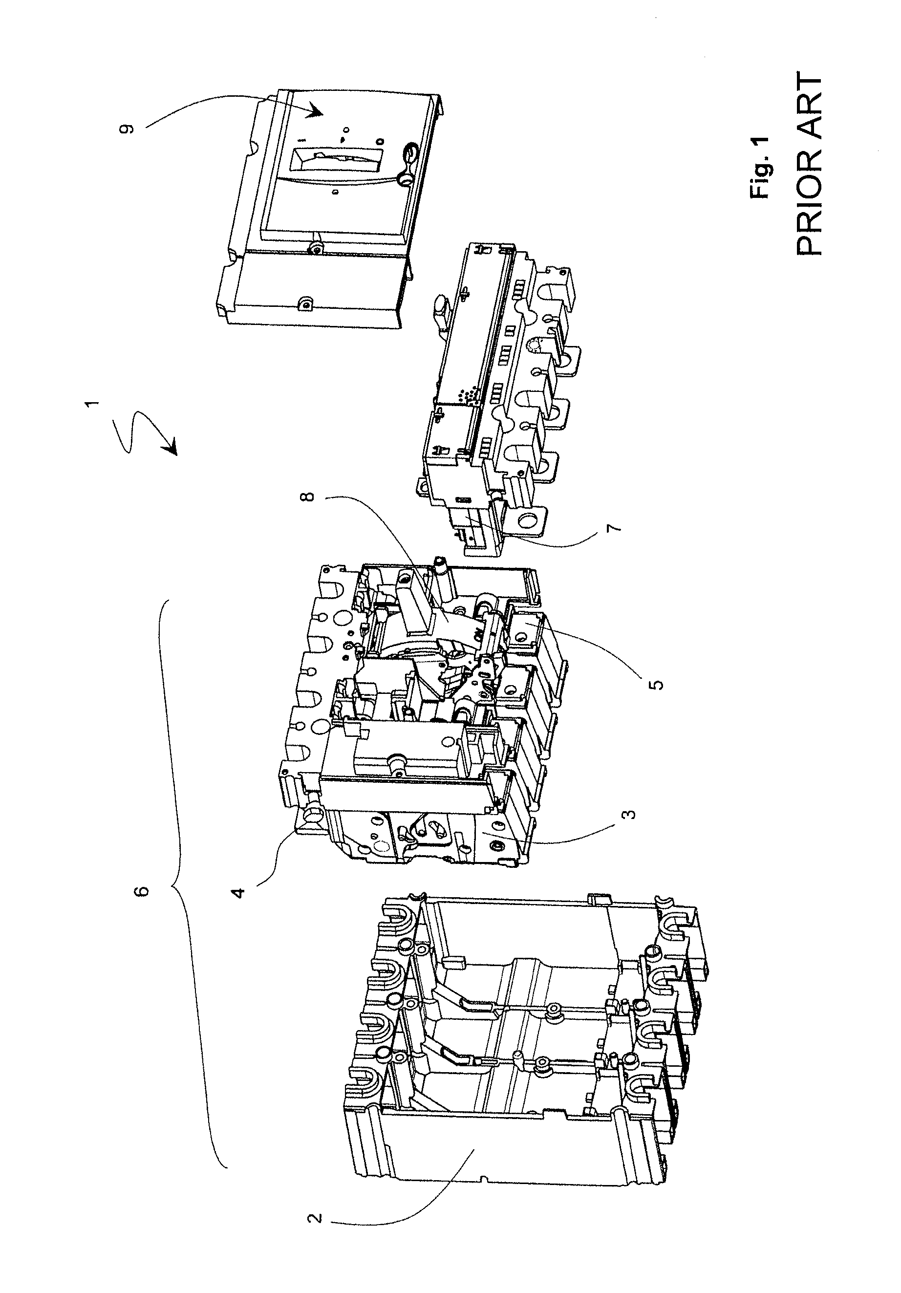 Functional separating spacer of the cartridges in a multipole switchgear device and circuit breaker