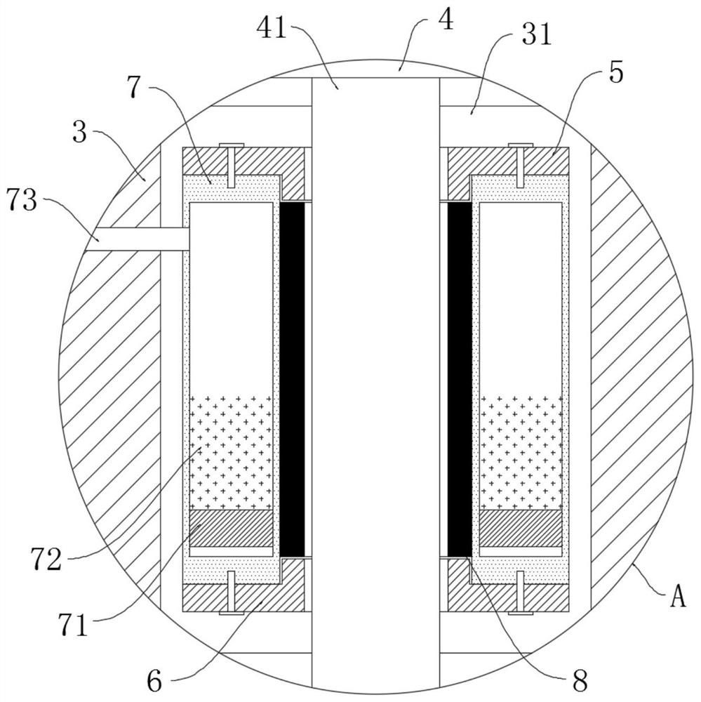 Automatic heat dissipation capacitor capable of preventing welding heat damage