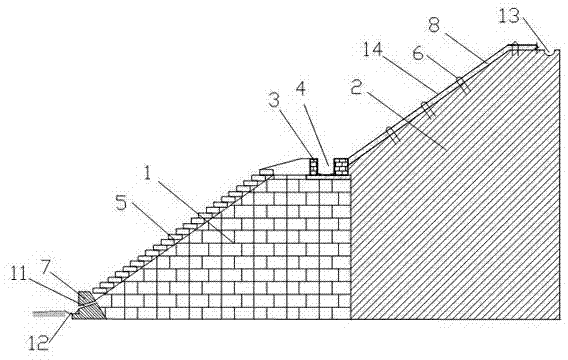 Slope protecting method based on slope with soil layer as upper part and rock layer as lower part
