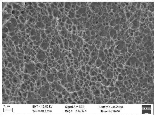 Fine-grain steel for engineering machinery track link section and preparation method thereof