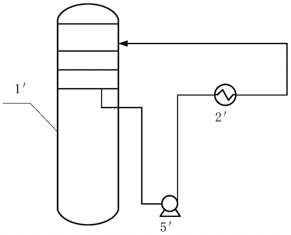 A device for preventing salt accumulation in an oil fractionation tower