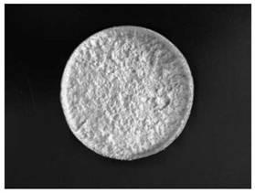 Preparation method of natural aromatic sponge with high adsorbing efficiency
