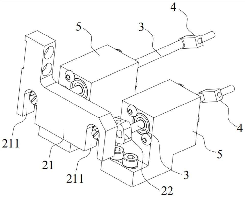 A rotary opening and closing device and automatic assembly module