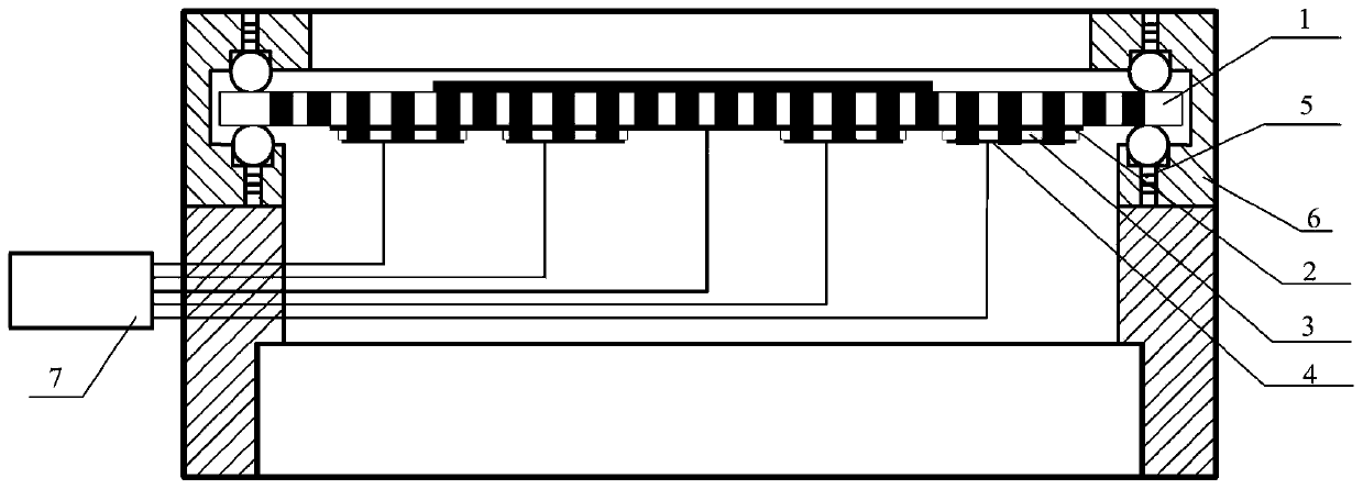 Active deformation compensation clamping device used for ultra-precision cutting of soft brittle ultrathin crystals