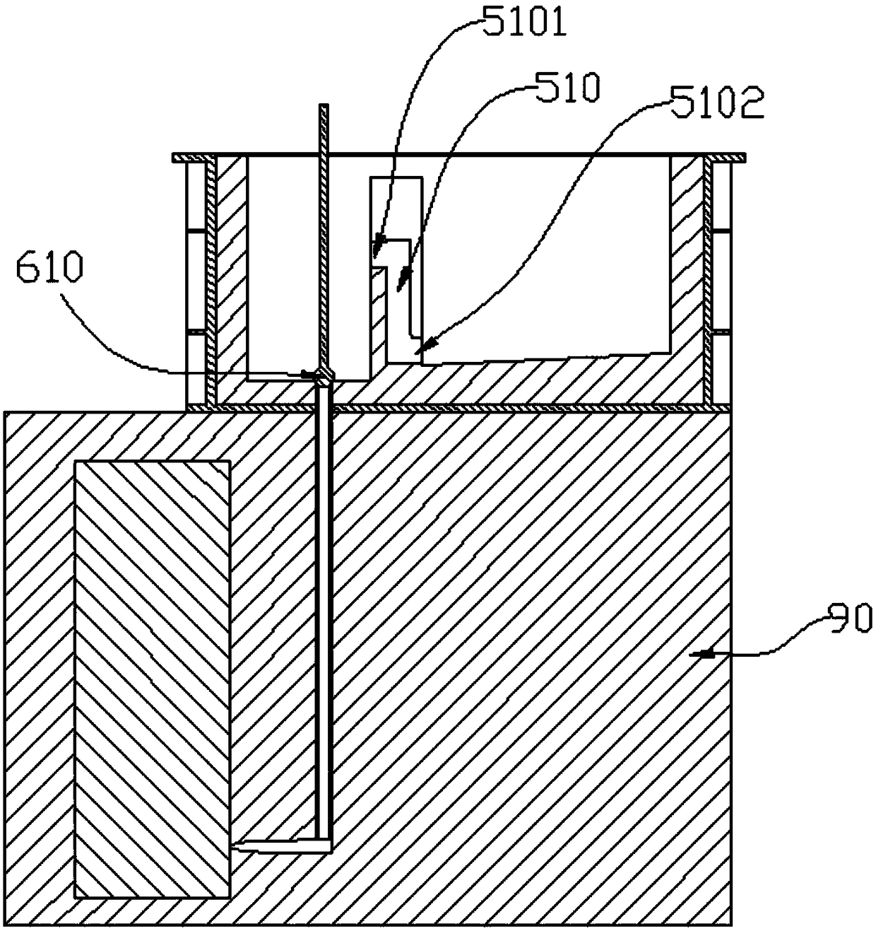 Pouring basin for stepped pouring system and application method of pouring basin
