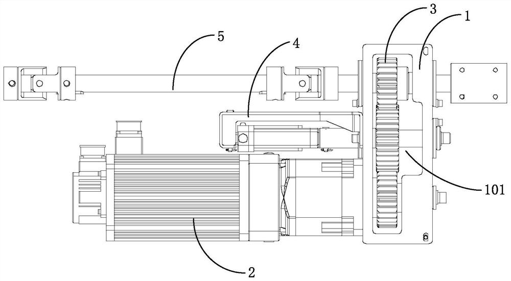 Driving assembly facilitating foreign matter removal and chain driving device thereof