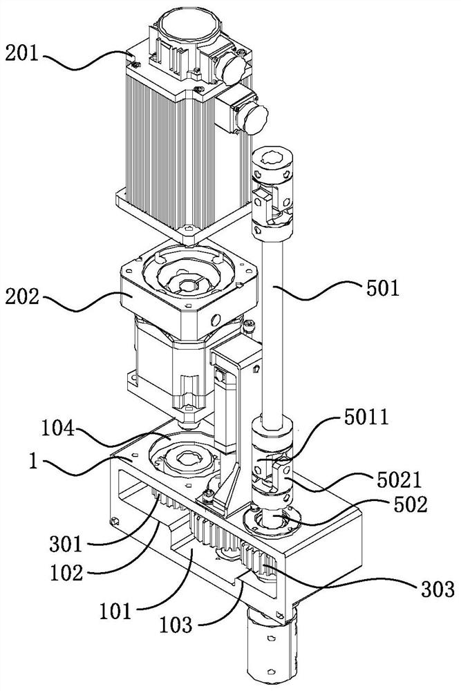 Driving assembly facilitating foreign matter removal and chain driving device thereof