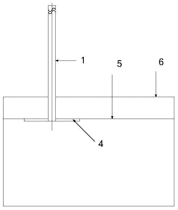 A device for suppressing pipe wall vibration and nozzle eddy current during jet flow in a water-filled pipe