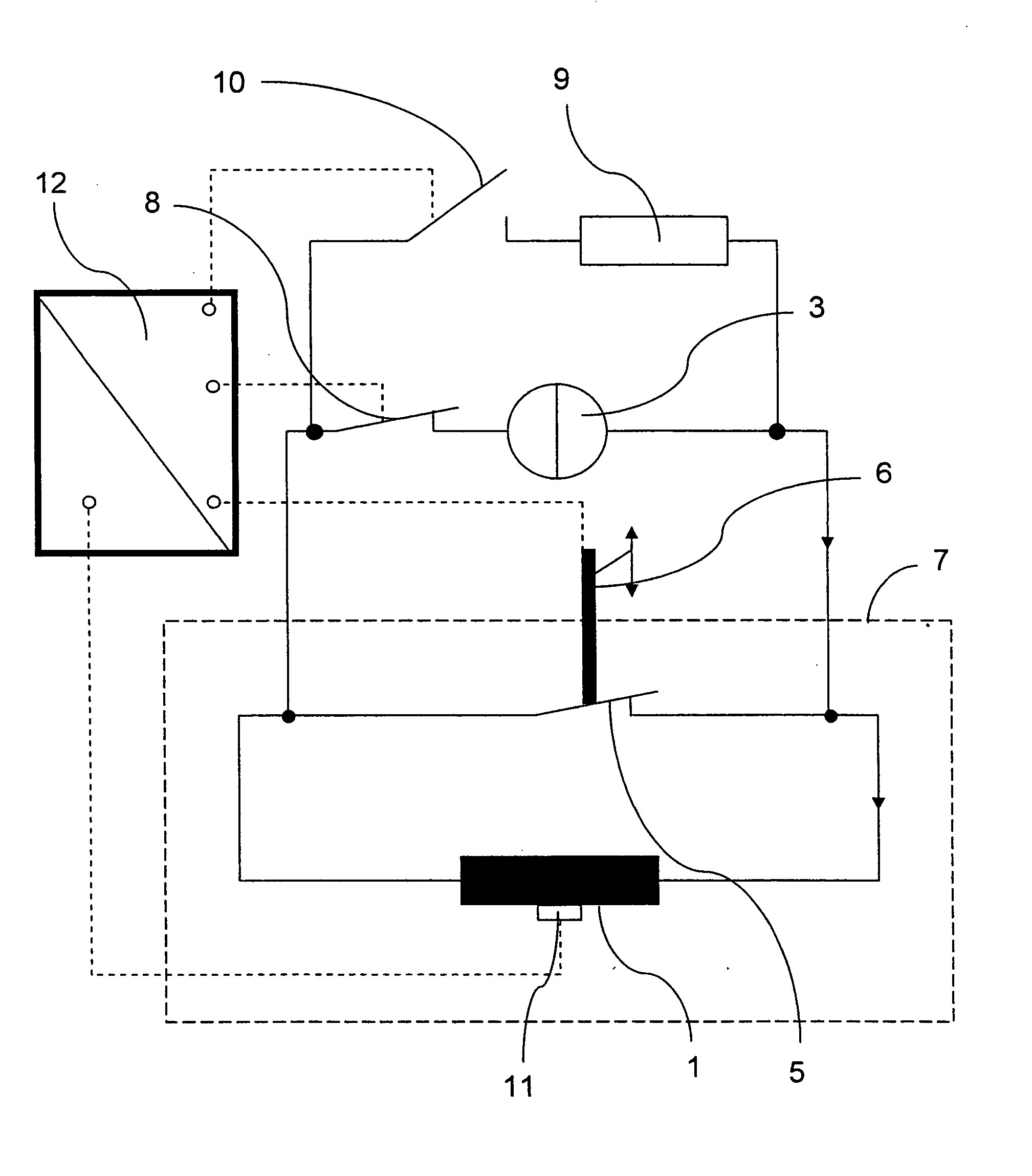 Superconducting magnet configuration with switch