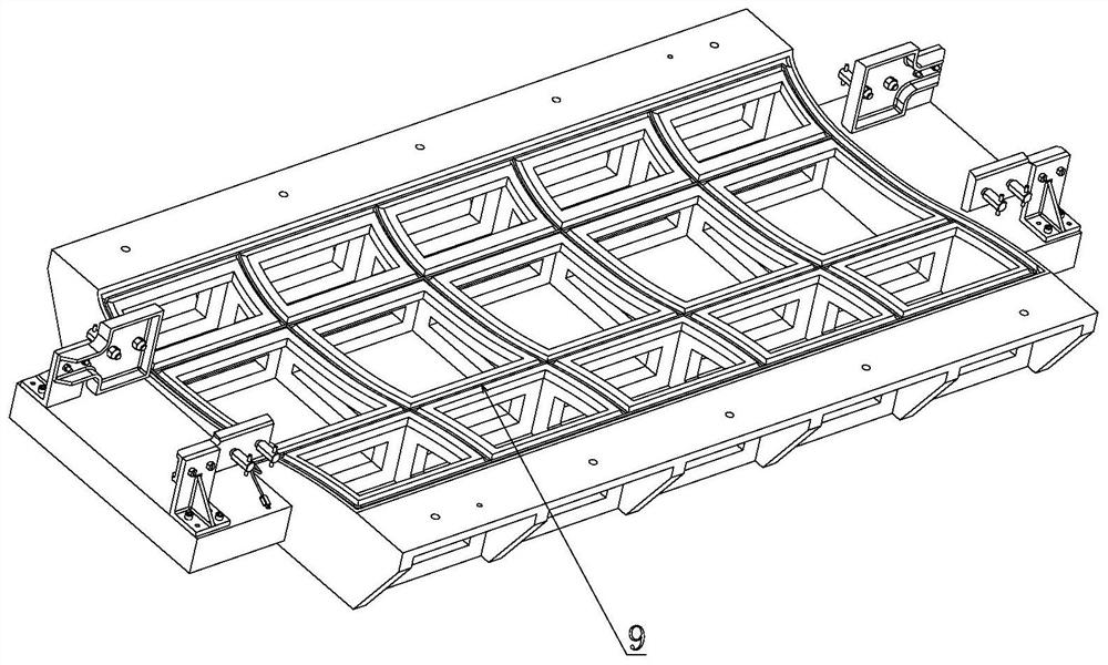 Heating curing closing mold for glue joint of middle wing of unmanned aerial vehicle and middle wing assembling method