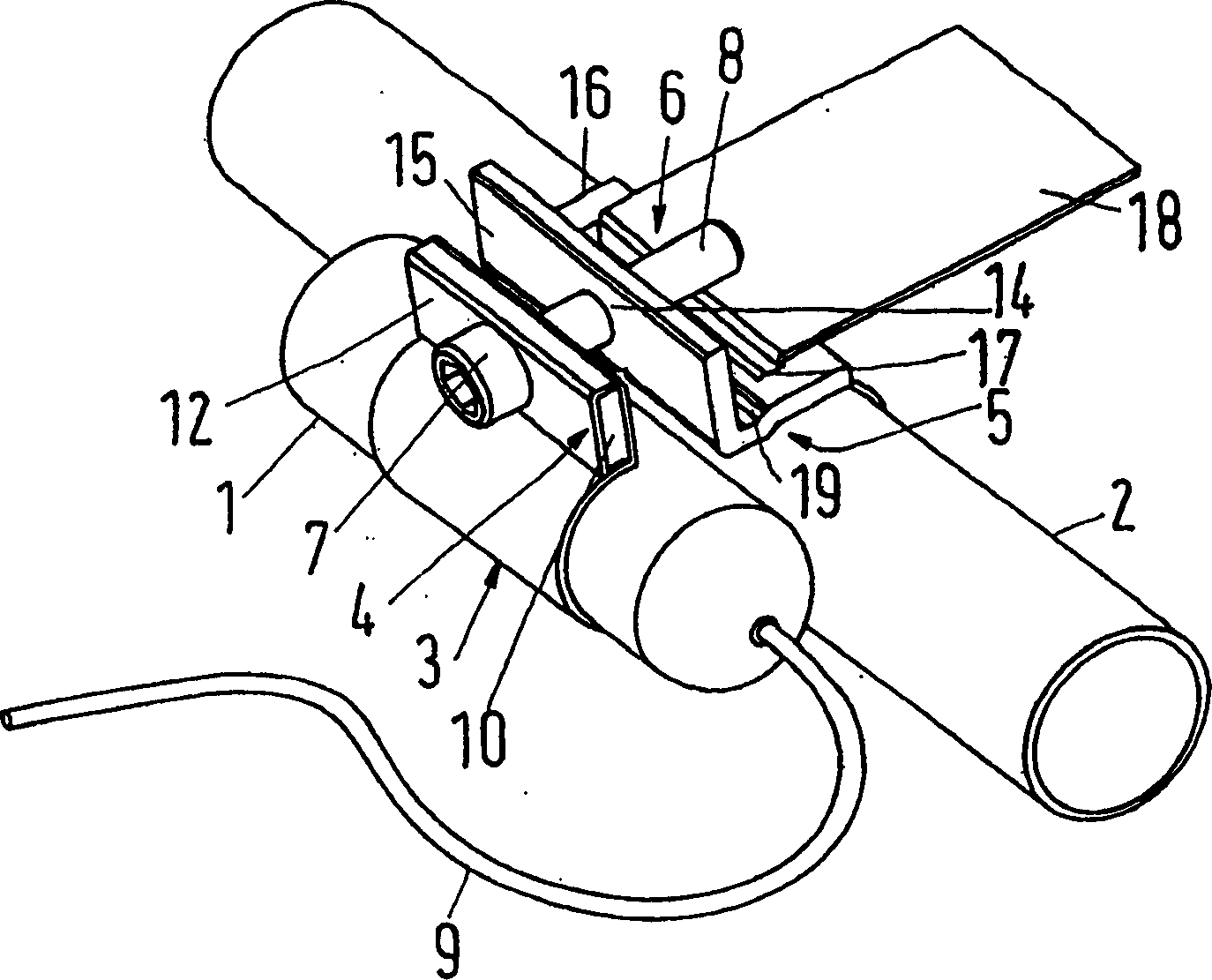 Clamp capable of axial parallelly connecting cylinder shape temp sensor with pipe