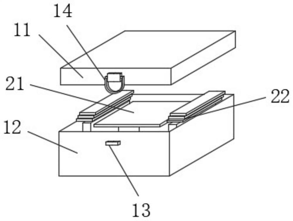 Portable photovoltaic folding device and folding method