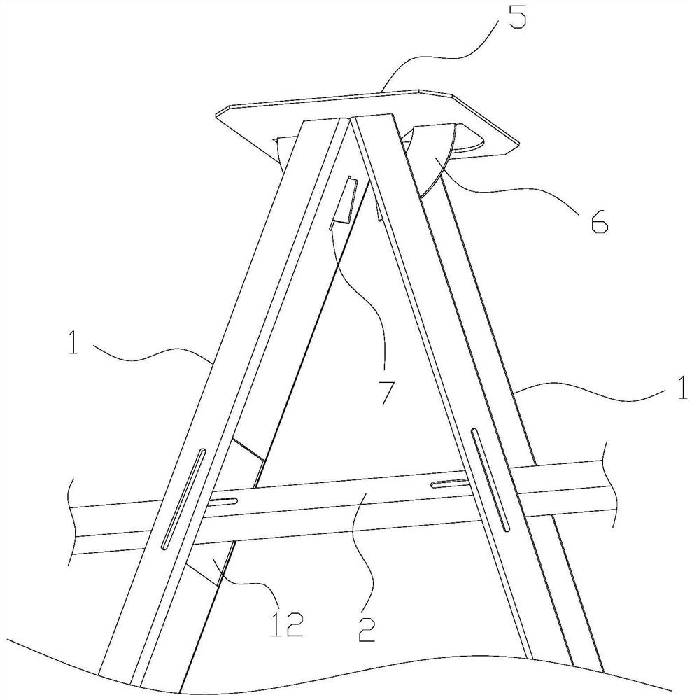 Inclined stand column combined partition and mounting method thereof