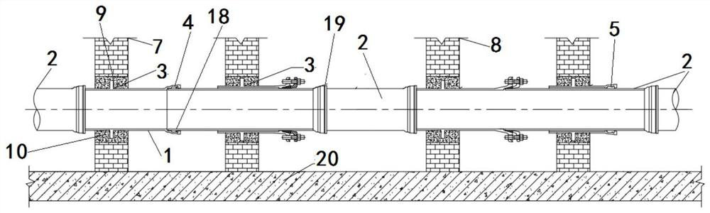 Obstacle-passing sleeve structure for drainage pipeline