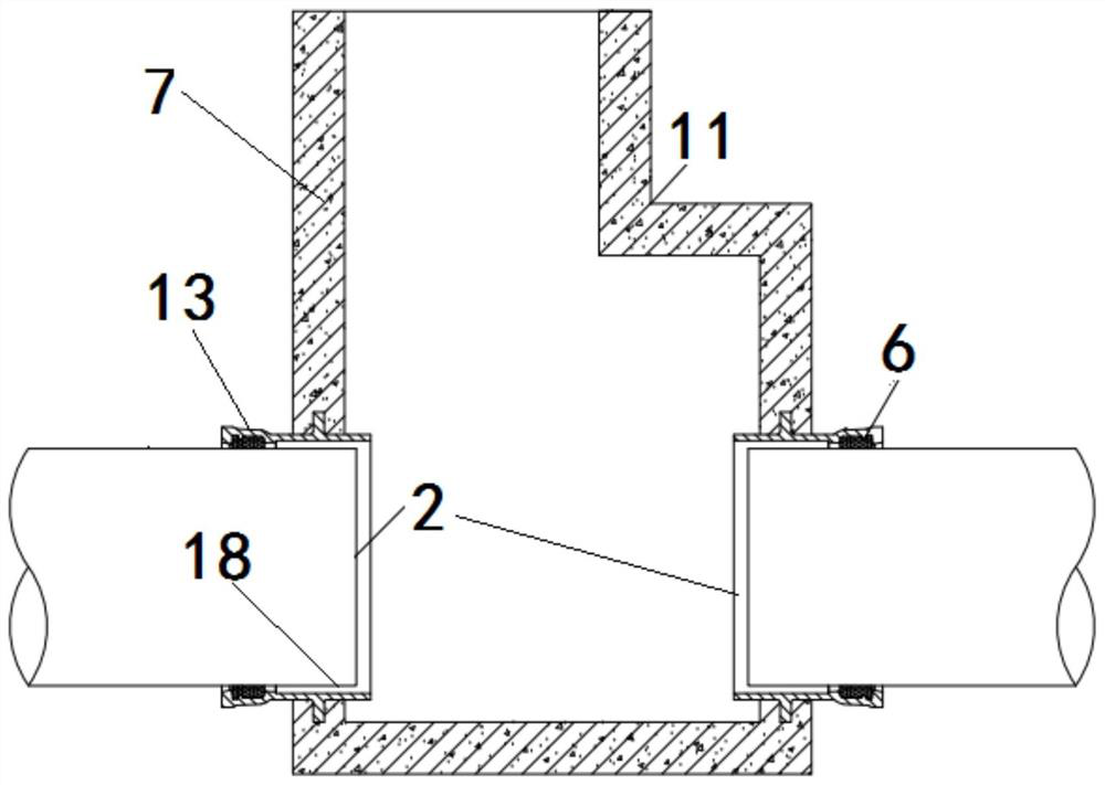 Obstacle-passing sleeve structure for drainage pipeline