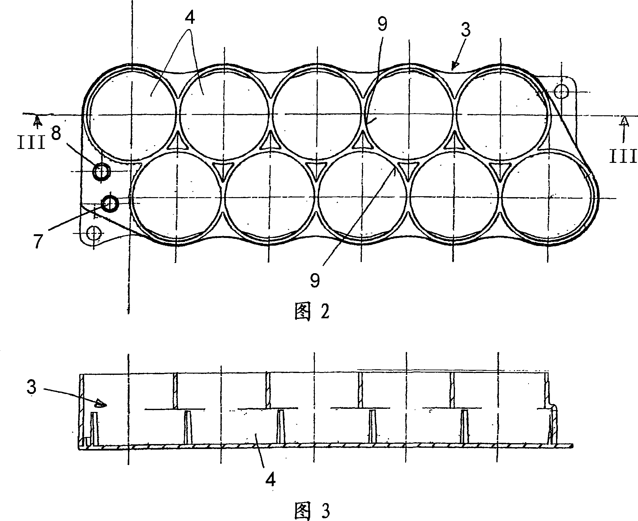 Liquid-cooled battery and method for operating such a battery