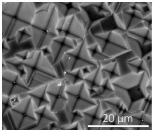 Method for preparing monocrystalline silicon film and silicon P-N junction through high-temperature fused salt electro-deposition