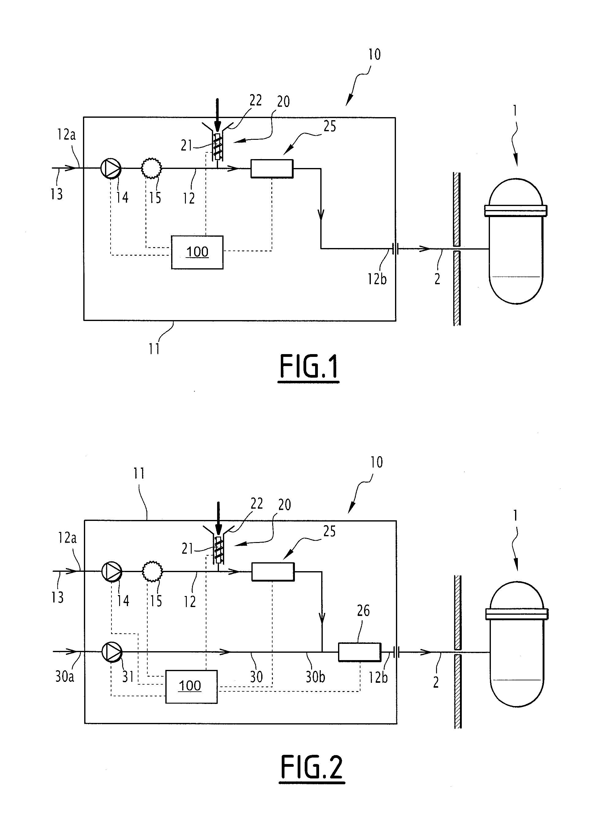 Assembly and method for injecting water containing a neurton-absorbing element to cool a nuclear reactor core in a crisis situation