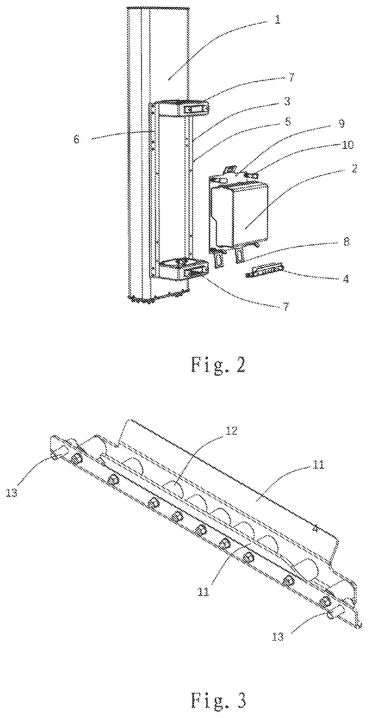 Mounting device and base station antenna system