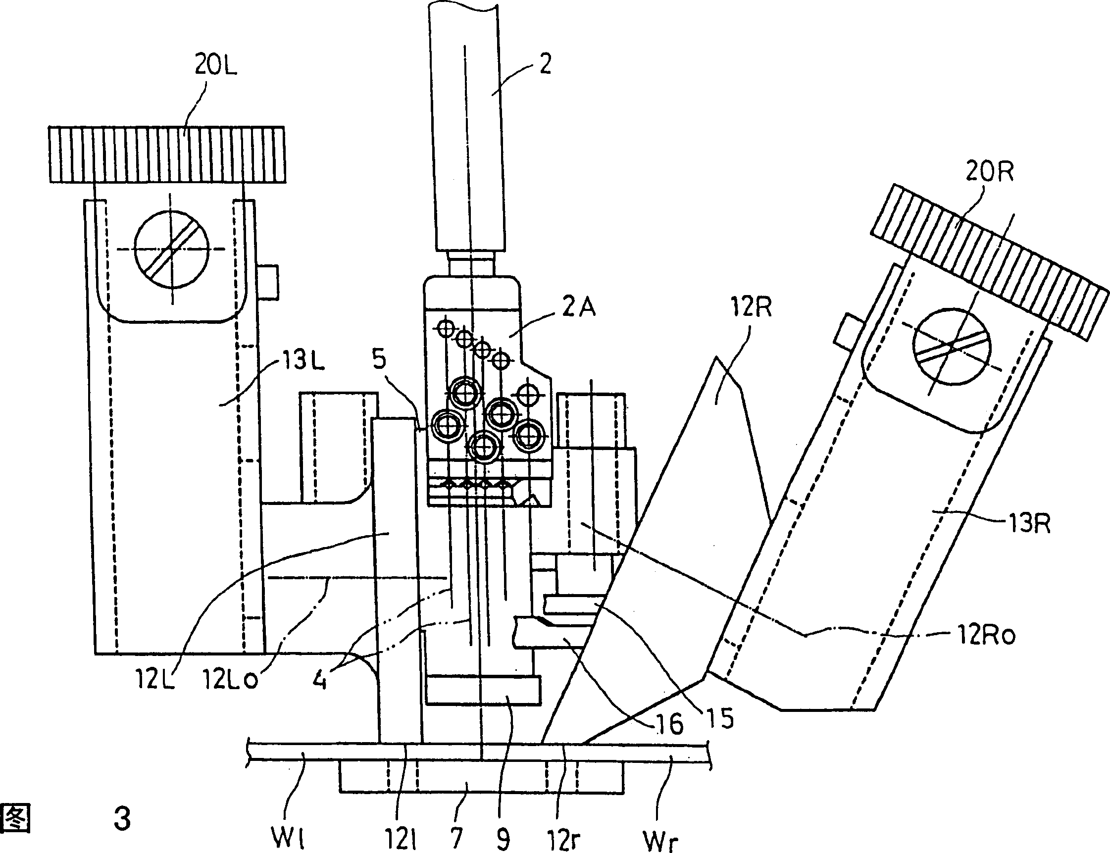 Cloth pressuring device of sewing machine