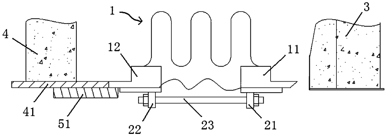 Method of installing elastic connecting pipe of gate of nuclear power plant equipment