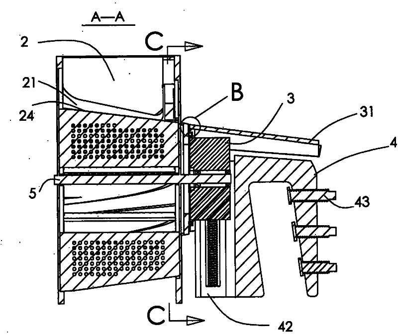Sea ice salvaging device rotating by water resistance and using method thereof