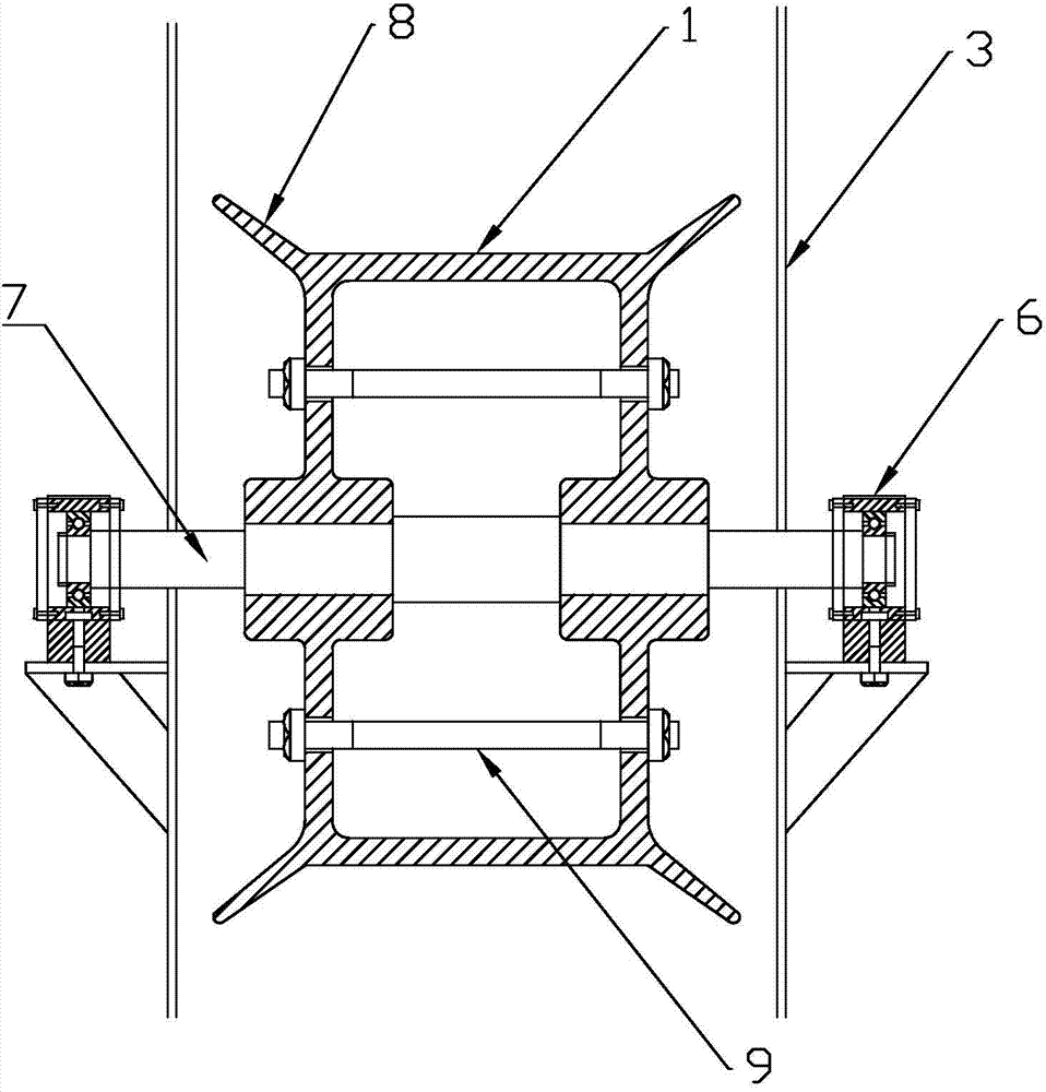 Anti-derailment lower chain wheel structure of TH type hoister