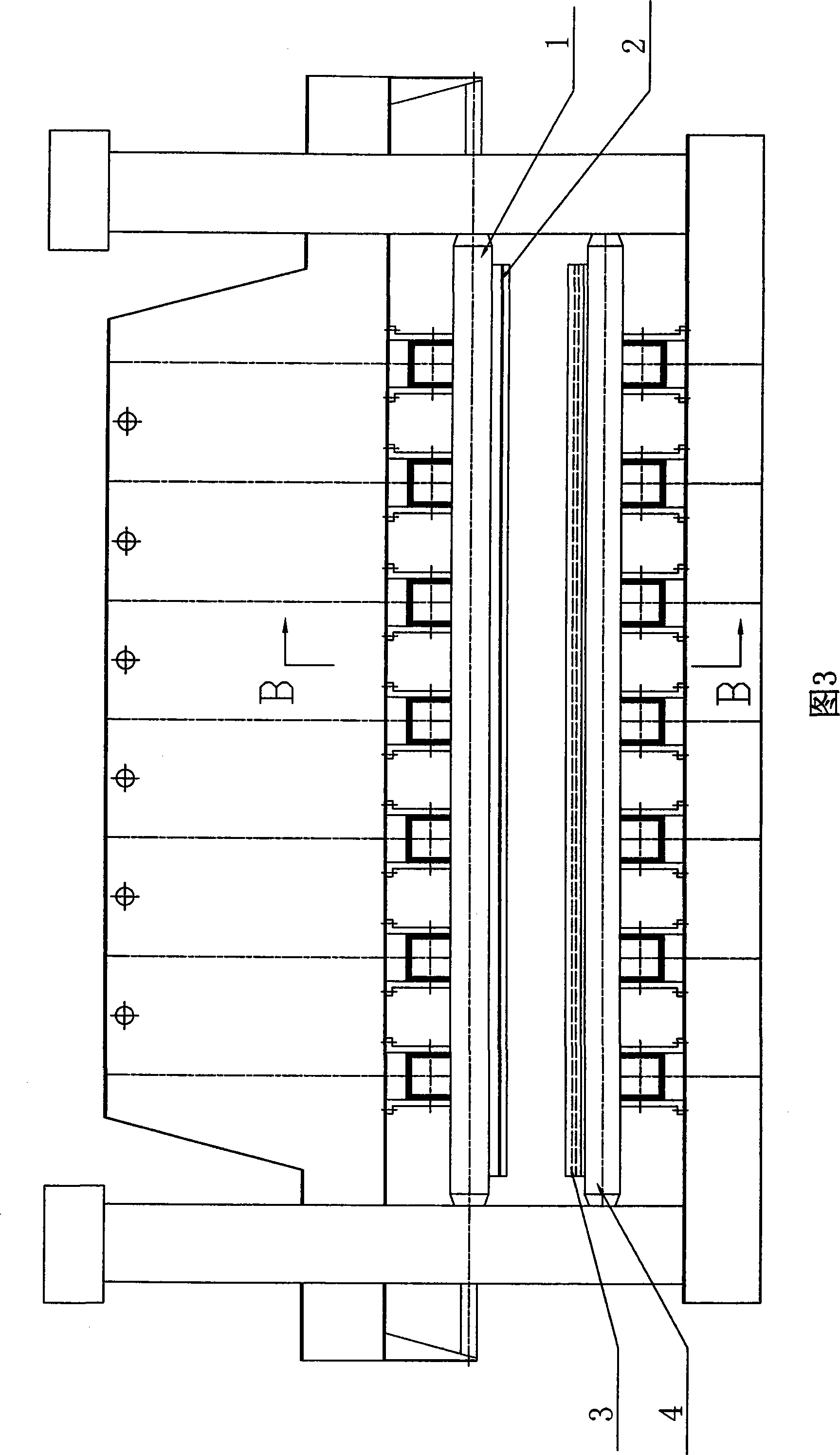 Method and mold pressing tank-type bulkhead using three rollers rolling machine