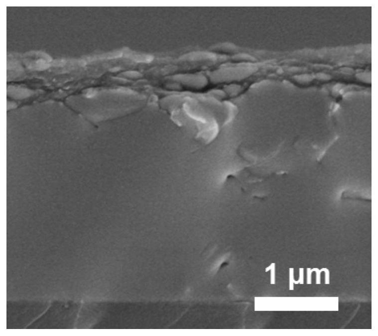 Method for inducing fusion sintering of liquid metal micro-nano liquid drops by utilizing solvent evaporation